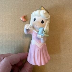 Precious Moments Aurora Sleeping Beauty with birds clean break of one bird